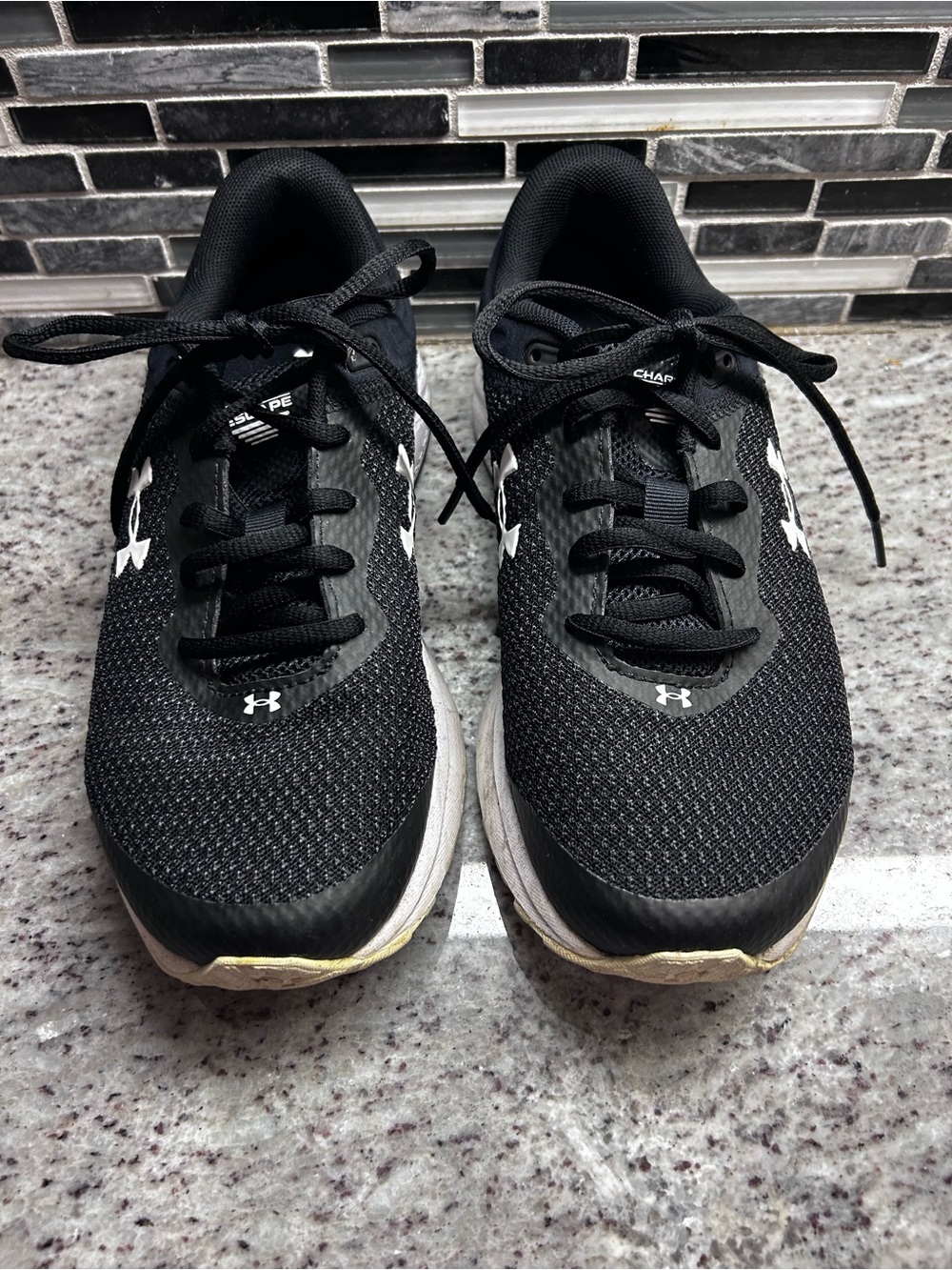 Mens Under Armour Charged Black and White Athletic Running Sneakers size 8 - Picture 4 of 6